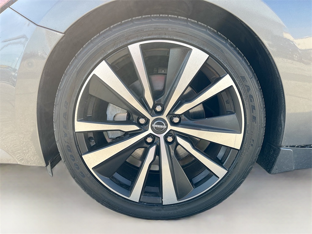 2023 Nissan Maxima SR Gray at Mac Haik CDJR North Houston