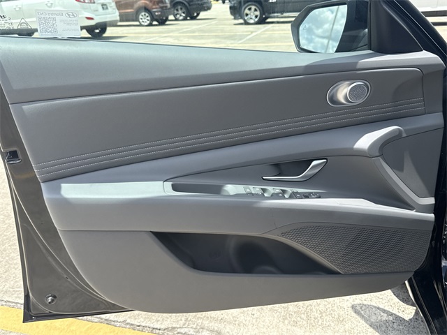 2025 Hyundai Elantra SEL Convenience - 8