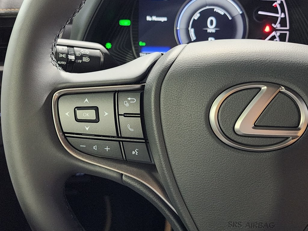 Thumbnail: 2025 Lexus UX - 14