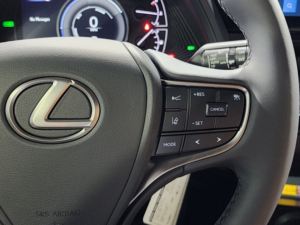 Thumbnail: 2025 Lexus UX - 15