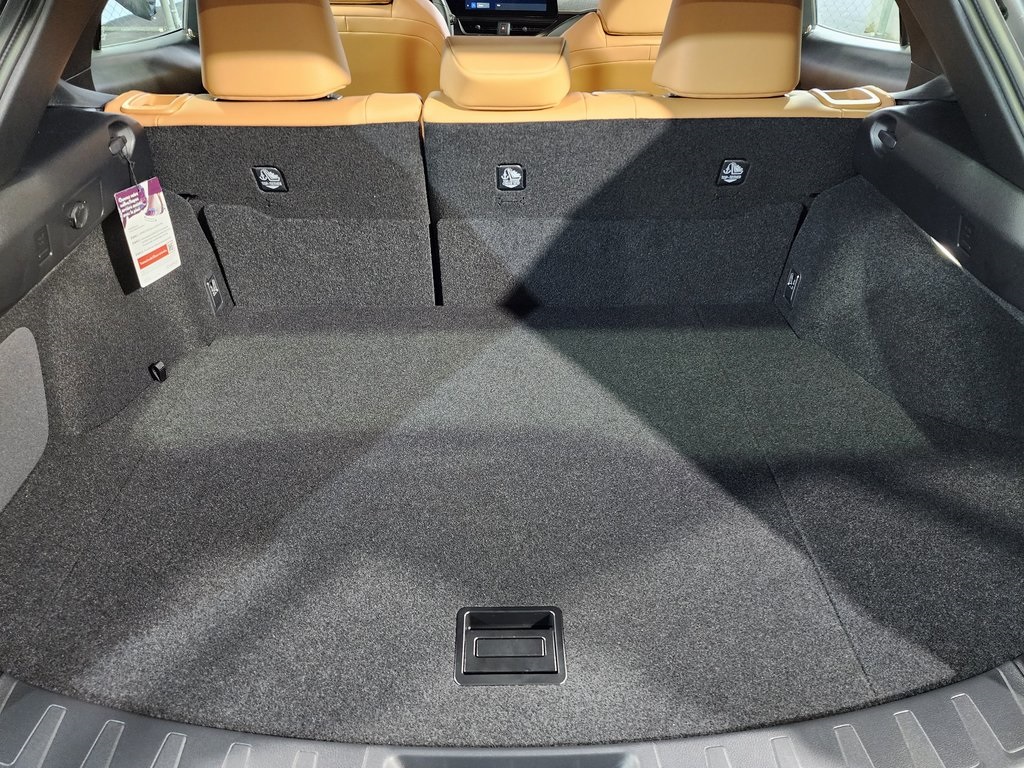 Thumbnail: 2025 Lexus UX - 26