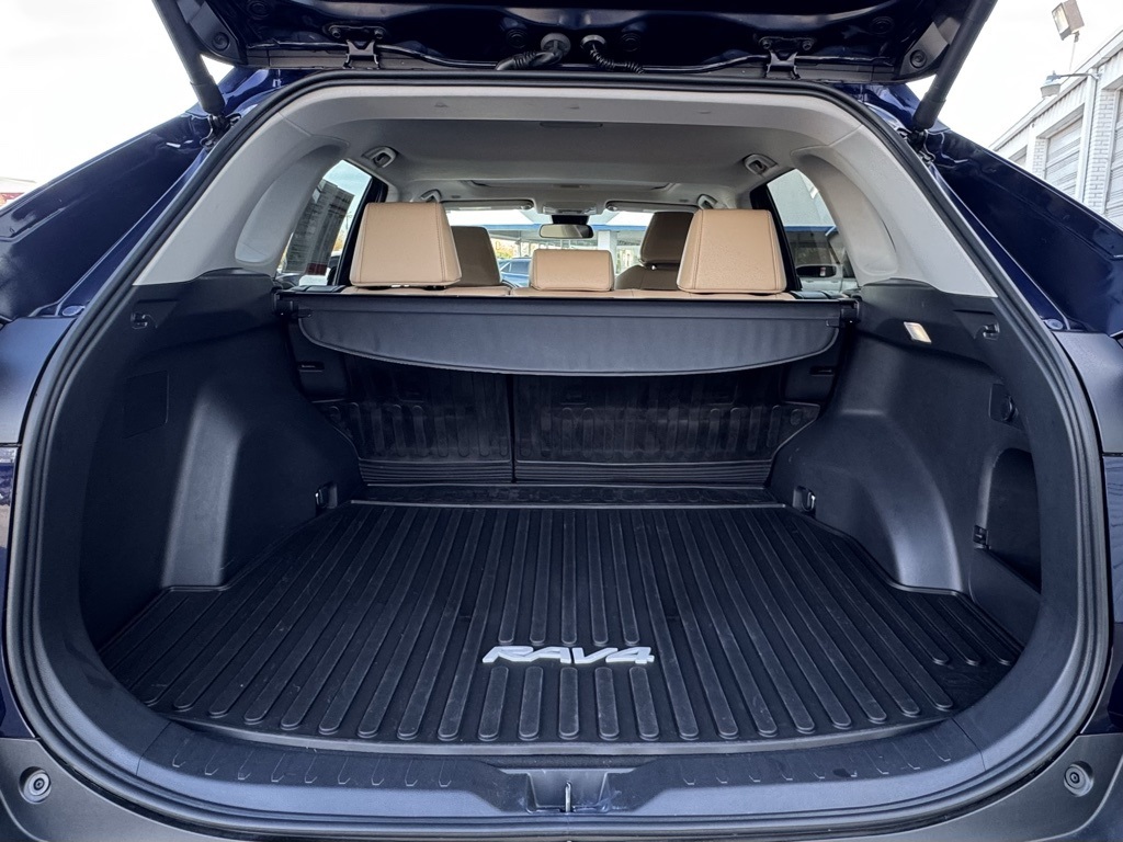 2024 Toyota RAV4 XLE Premium photo 2