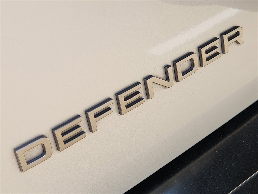 2023 Land Rover Defender 130 X - 11