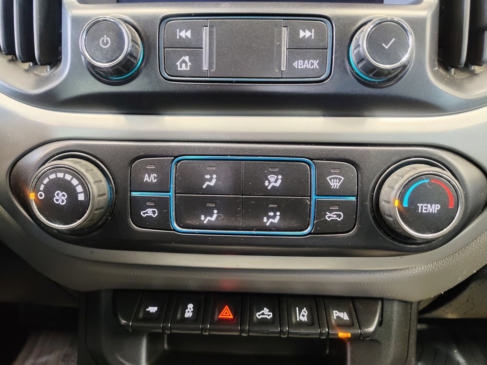 Used Car 2020 Chevrolet Colorado  Lt For Sale Under $15,000 In San Antonio, Texas