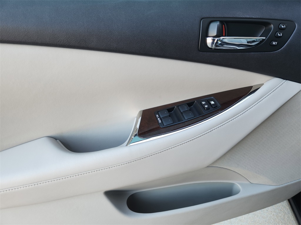 2011 Lexus ES 350  at Emmons Autoplex