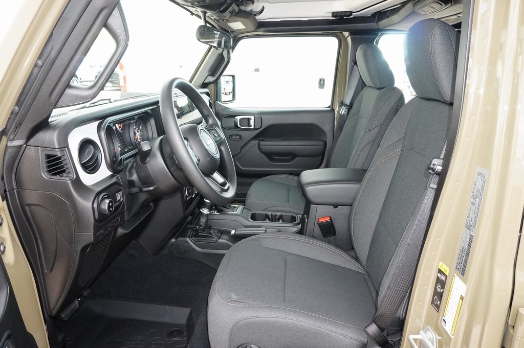 New Car 2025 Jeep Gladiator  Sport For Sale Under $40,000 In Weatherford, Texas