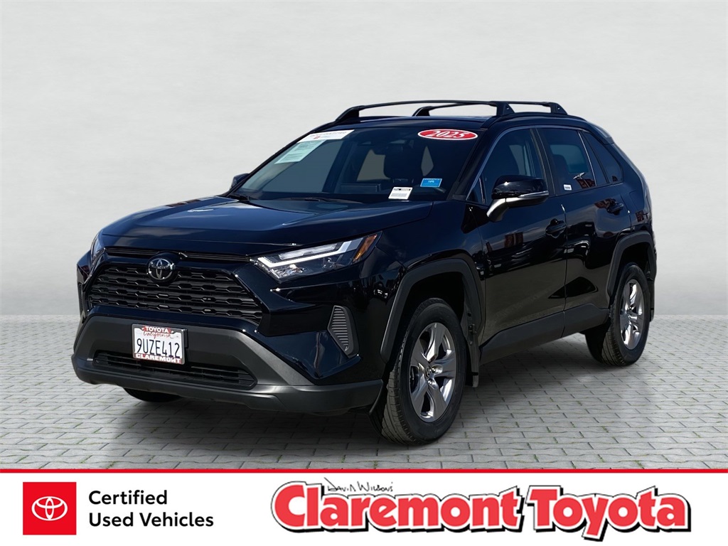 2025 Toyota RAV4 XLE FWD