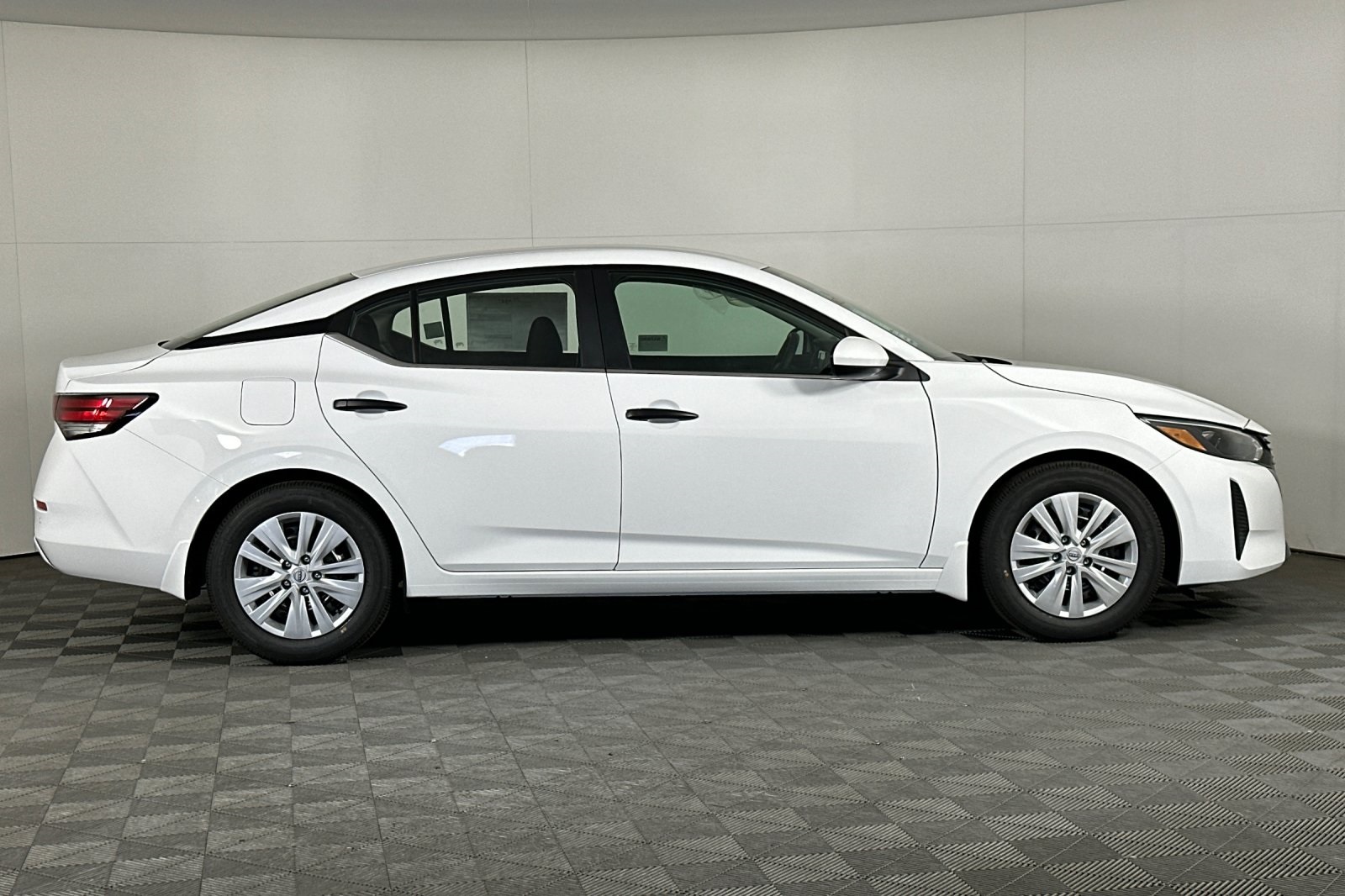 2025 Nissan Sentra S photo 2