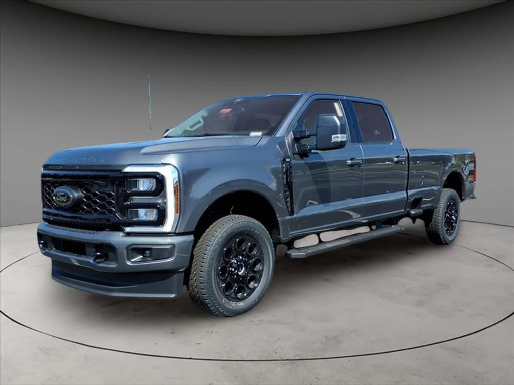 2026 Ford F-350 Super Duty XLT Crew Cab 4WD