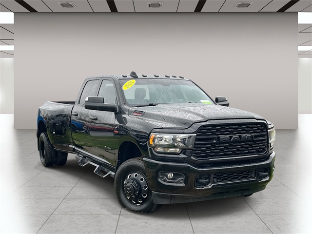 2022 RAM 3500 Big Horn Crew Cab LB DRW 4WD