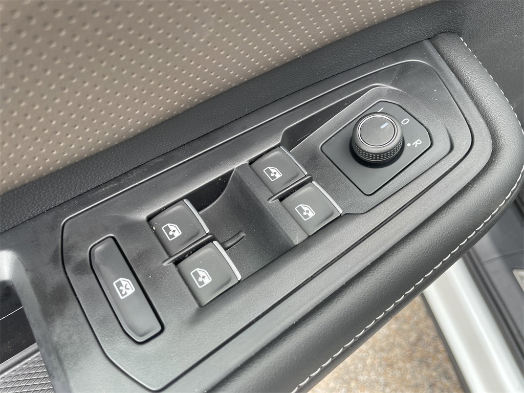 2025 Volkswagen Atlas 2.0T SEL - 10