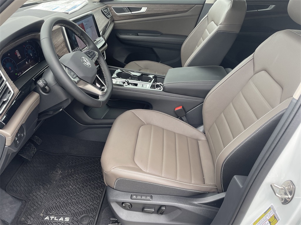 2025 Volkswagen Atlas 2.0T SEL - 11