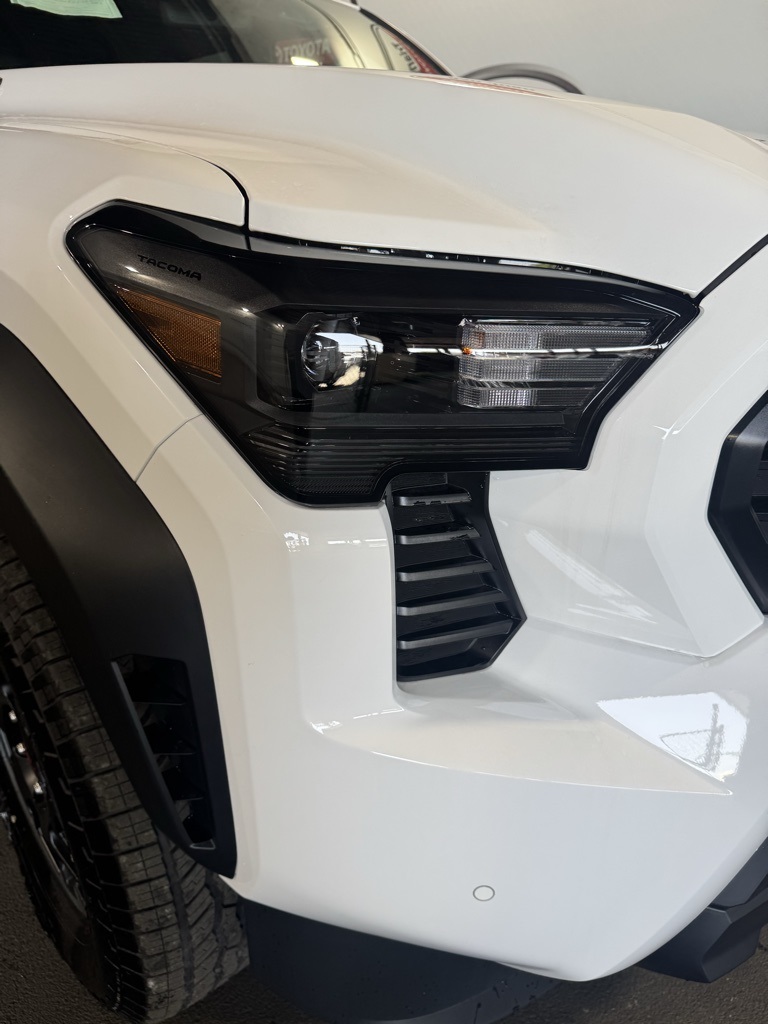 Thumbnail: 2025 Toyota Tacoma - 12