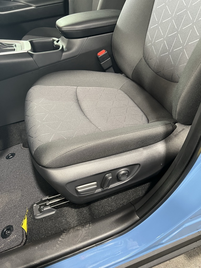 Thumbnail: 2025 Toyota RAV4 - 32