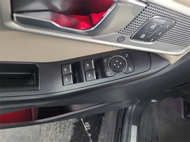 2020 – Ford – Explorer