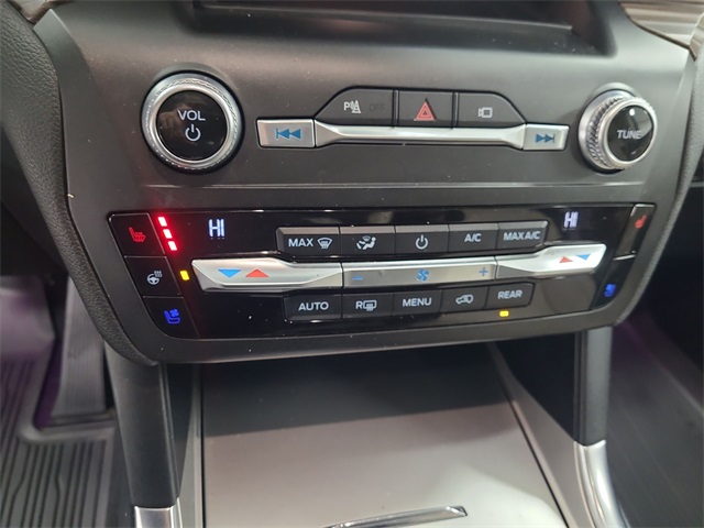 2020 – Ford – Explorer