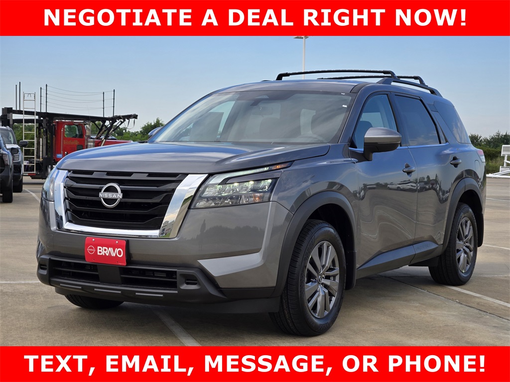 2025 Nissan Pathfinder SV