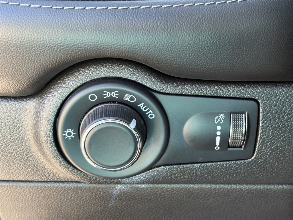 Used Car 2023 Dodge Durango  Sxt For Sale Under $30,000 In San Marcos, Texas