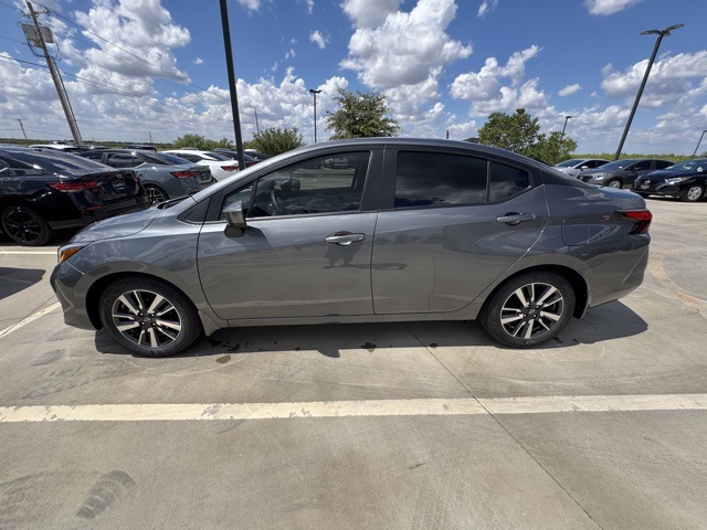 2025 Nissan Versa 1.6 SV photo 8