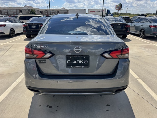 2025 Nissan Versa 1.6 SV photo 6