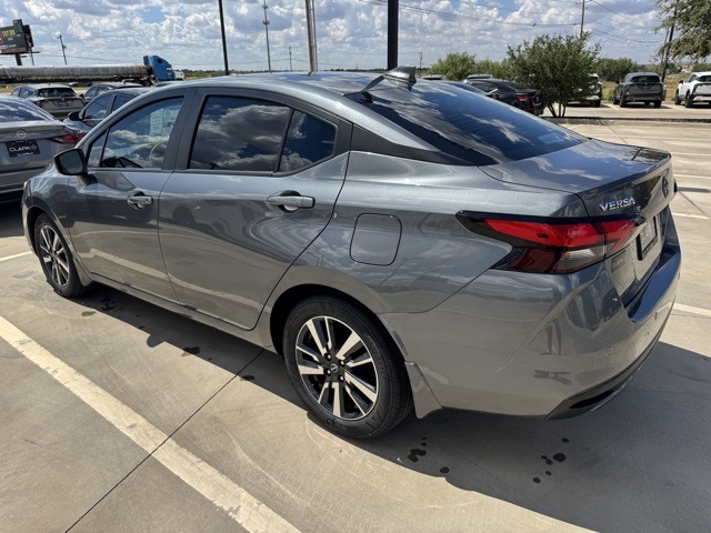 2025 Nissan Versa 1.6 SV photo 7