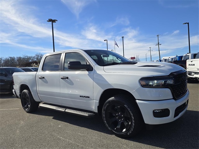 2026 RAM 1500 Express Crew Cab 4WD