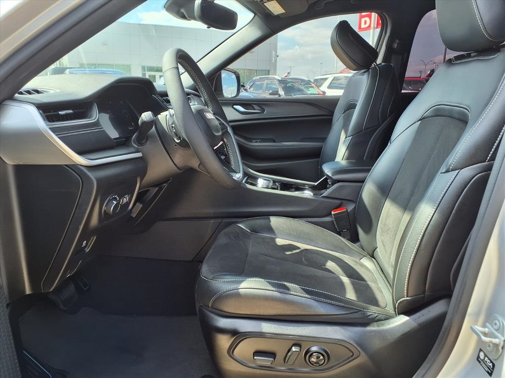 2023 Jeep Grand Cherokee L Altitude Silver at Mac Haik CDJR North Houston