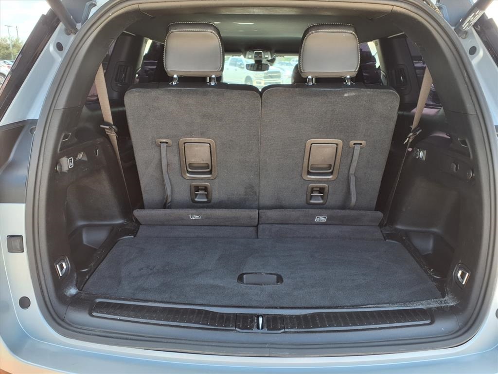 2023 Jeep Grand Cherokee L Altitude Silver at Mac Haik CDJR North Houston