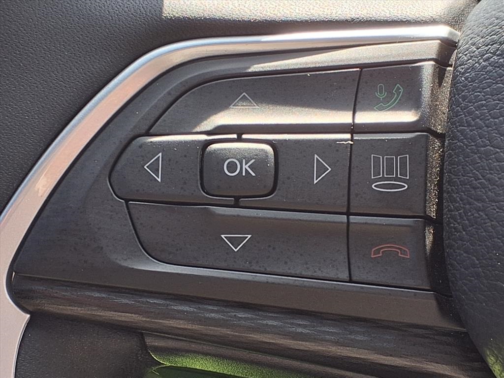 2023 Jeep Grand Cherokee L Altitude Silver at Mac Haik CDJR North Houston