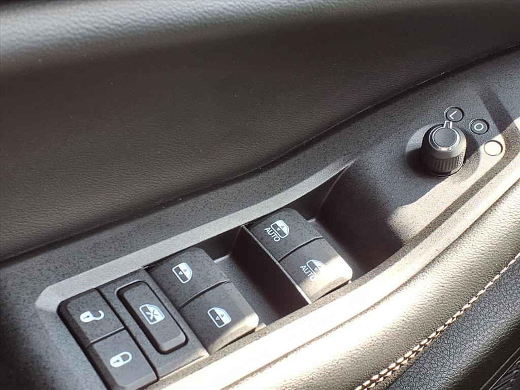 2023 Jeep Grand Cherokee L Altitude Silver at Mac Haik CDJR North Houston