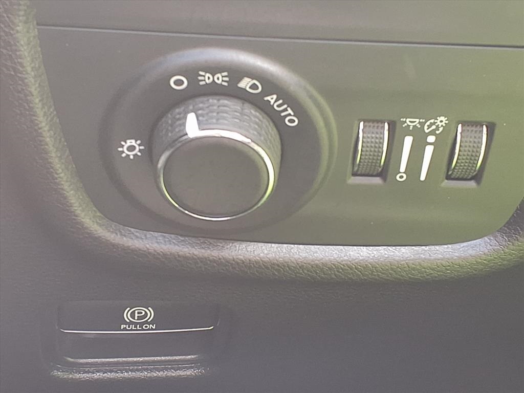 2023 Jeep Grand Cherokee L Altitude Silver at Mac Haik CDJR North Houston