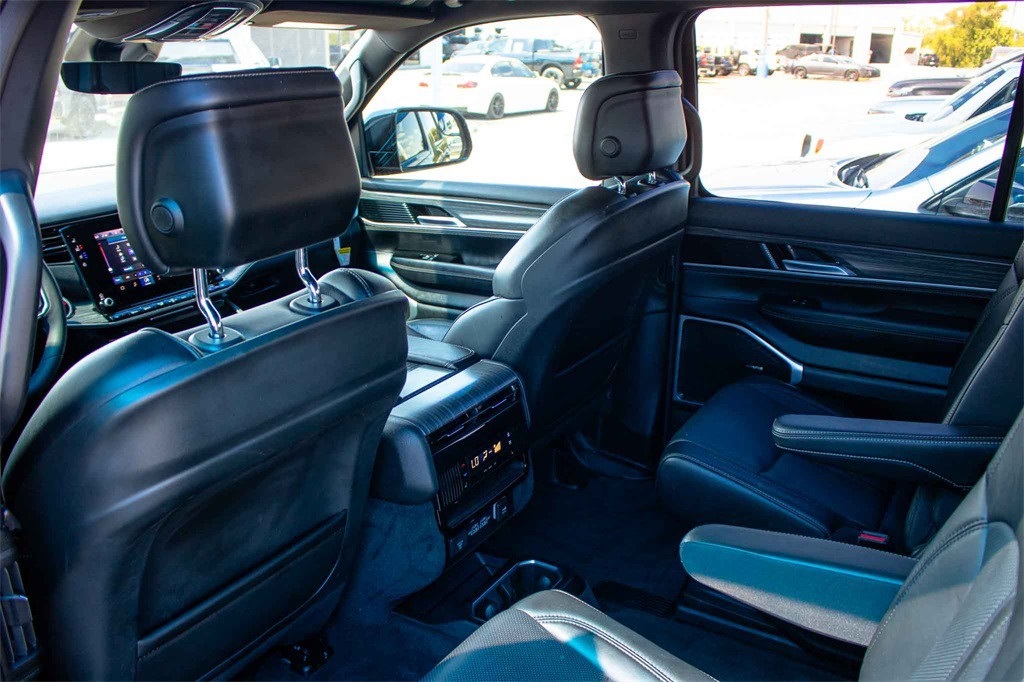 Used Car 2023 Jeep Wagoneer  Series Ii For Sale Under $50,000 In San Marcos, Texas