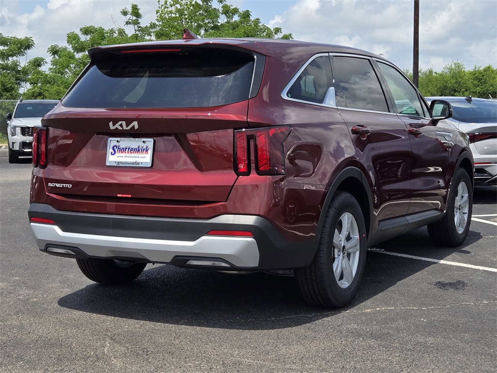 2025 Kia Sorento LX - 2