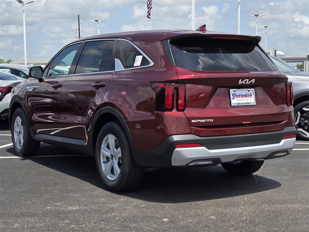 2025 Kia Sorento LX - 3