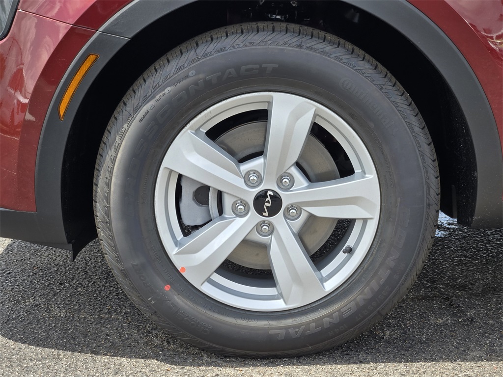 2025 Kia Sorento LX - 6