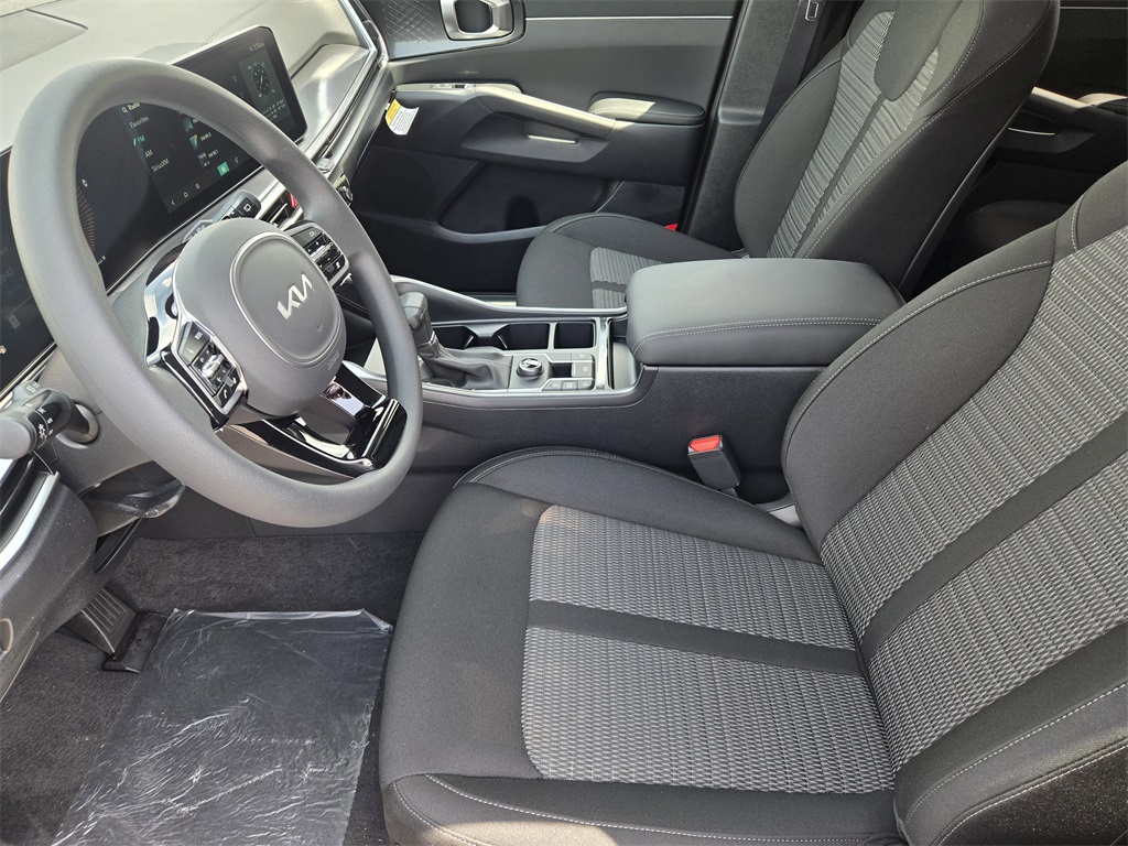2025 Kia Sorento LX - 7