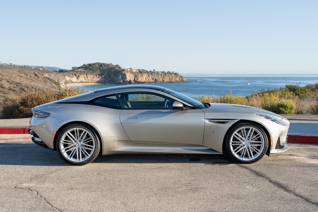 Aston Martin 2026 DB12 Goldfinger Edition