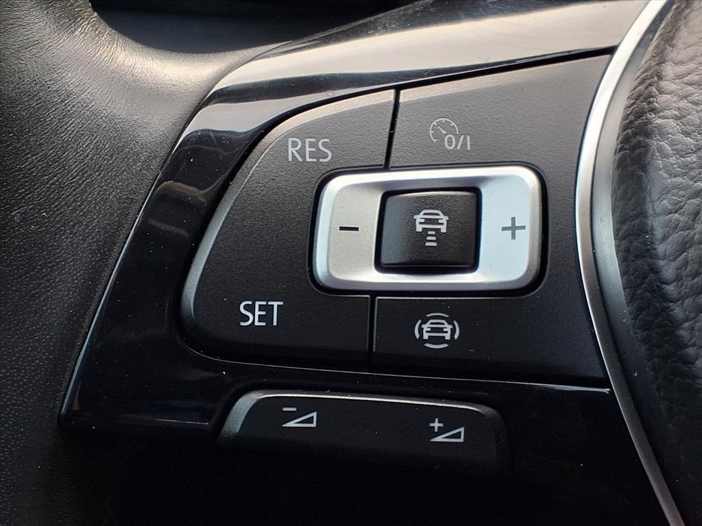 2019 Volkswagen Atlas SEL Black at River Oaks CDJR