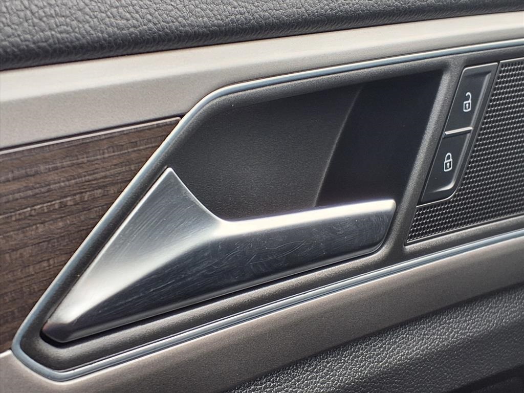 2019 Volkswagen Atlas SEL Black at River Oaks CDJR