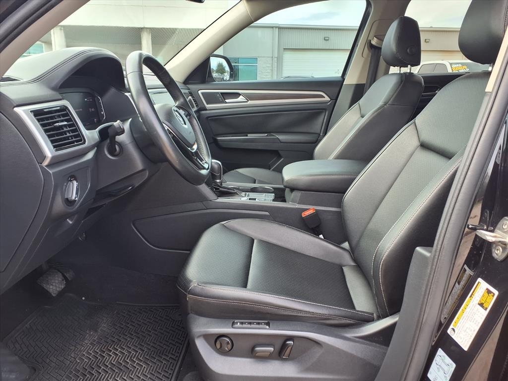 2019 Volkswagen Atlas SEL Black at River Oaks CDJR