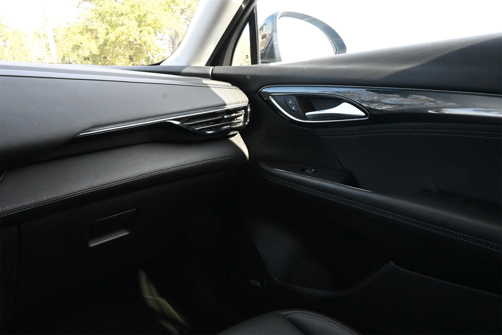 2024 Buick Envision Preferred Black at Texan Dodge Chrysler Jeep Ram