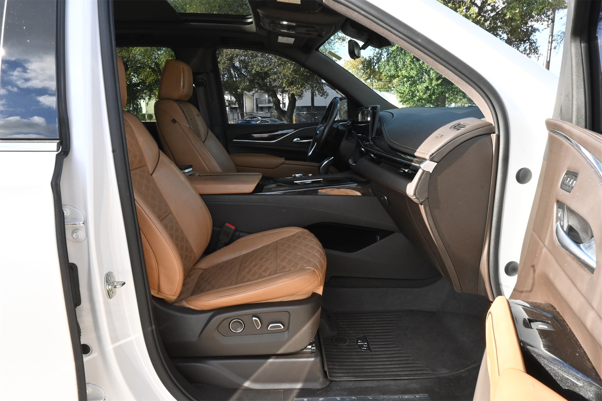 2021 Cadillac Escalade ESV Premium White at Victoria Chrysler Dodge Jeep Ram