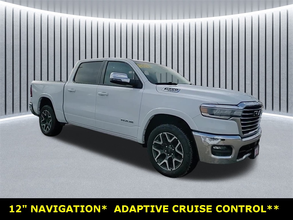 2025 RAM 1500 Laramie Crew Cab 4WD