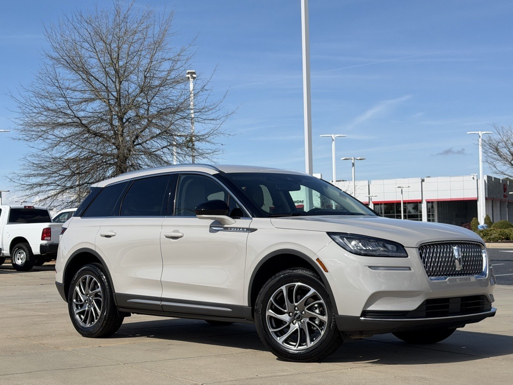 2022 Lincoln Corsair Standard FWD
