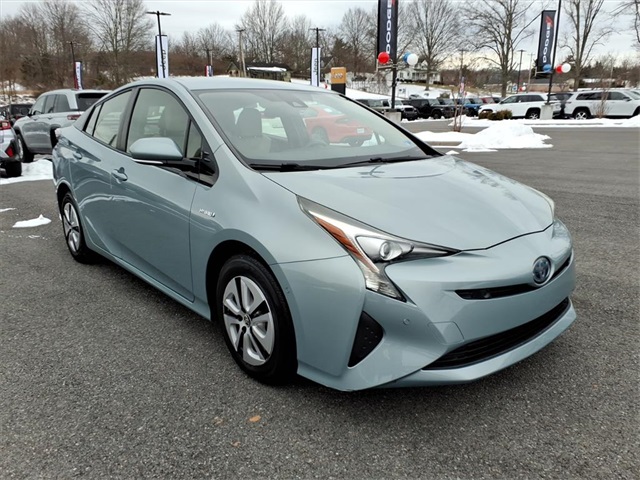 2017 Toyota Prius Two FWD