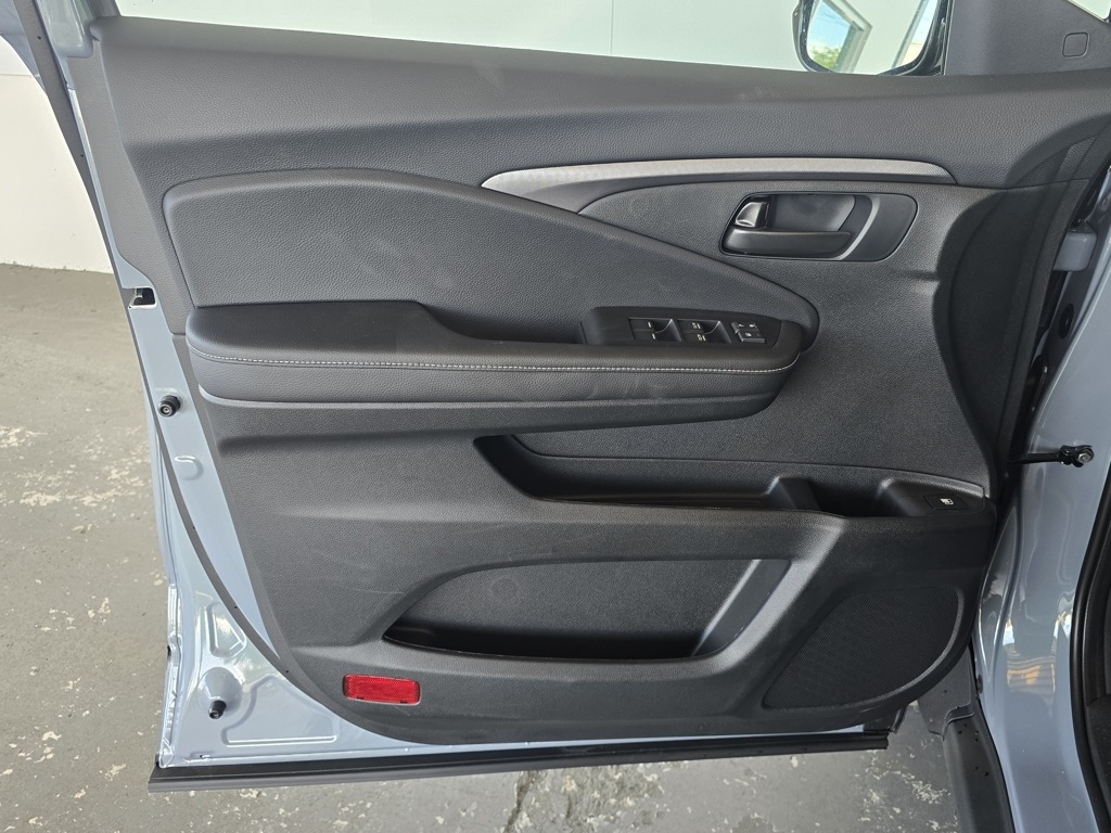 Thumbnail: 2025 Honda Ridgeline - 31