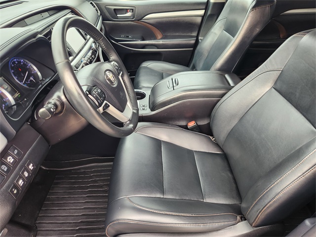 2019 Toyota Highlander XLE Black at Mac Haik CDJR North Houston