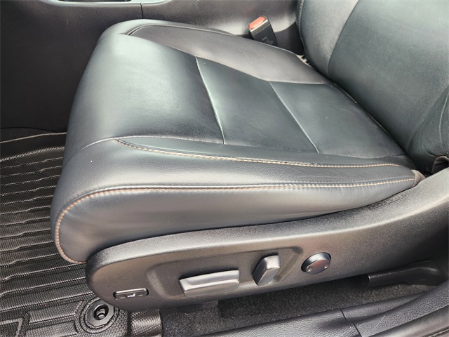 2019 Toyota Highlander XLE Black at Mac Haik CDJR North Houston