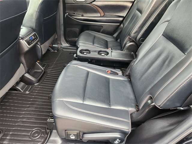 2019 Toyota Highlander XLE Black at Mac Haik CDJR North Houston