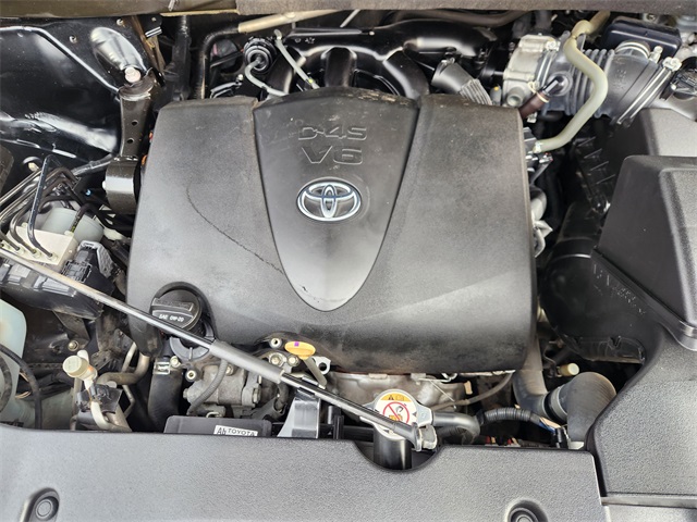 2019 Toyota Highlander XLE Black at Mac Haik CDJR North Houston